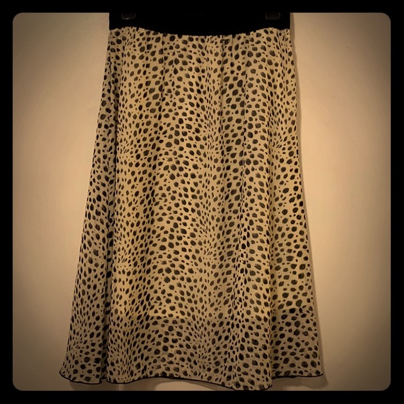 LuLaRoe Dresses & Skirts - Lularoe Lola skirt